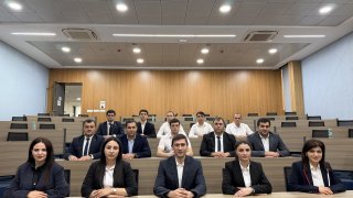 ՀՀ քննչական կոմիտեի նախագահը հանդիպել է Հնդկաստանի դեսպանին և Հնդկաստանում վերապատրաստում անցած քննիչներին